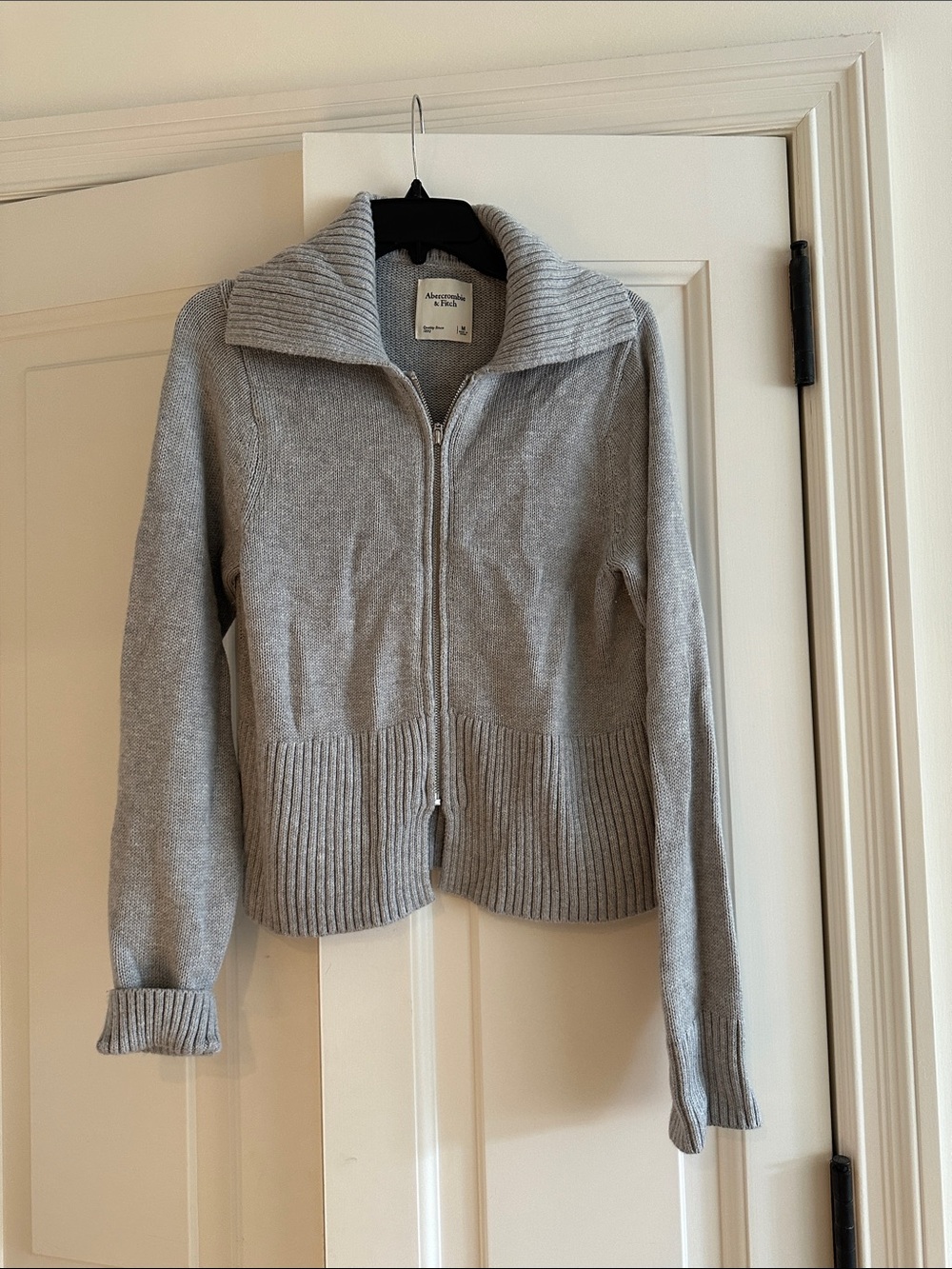 Abercrombie & Fitch Light Gray Zip-Front Ribbed Collar Cardigan